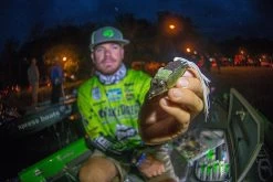 Abu Garcia Adrian Avenas Fantasista Premier / REVO4 Rocket RH Frog Casting Combo -Fishing Gear Store adrian avenas abu garcia fnpc73 7 revo4 rocket frog casting combo 00531.1651242878